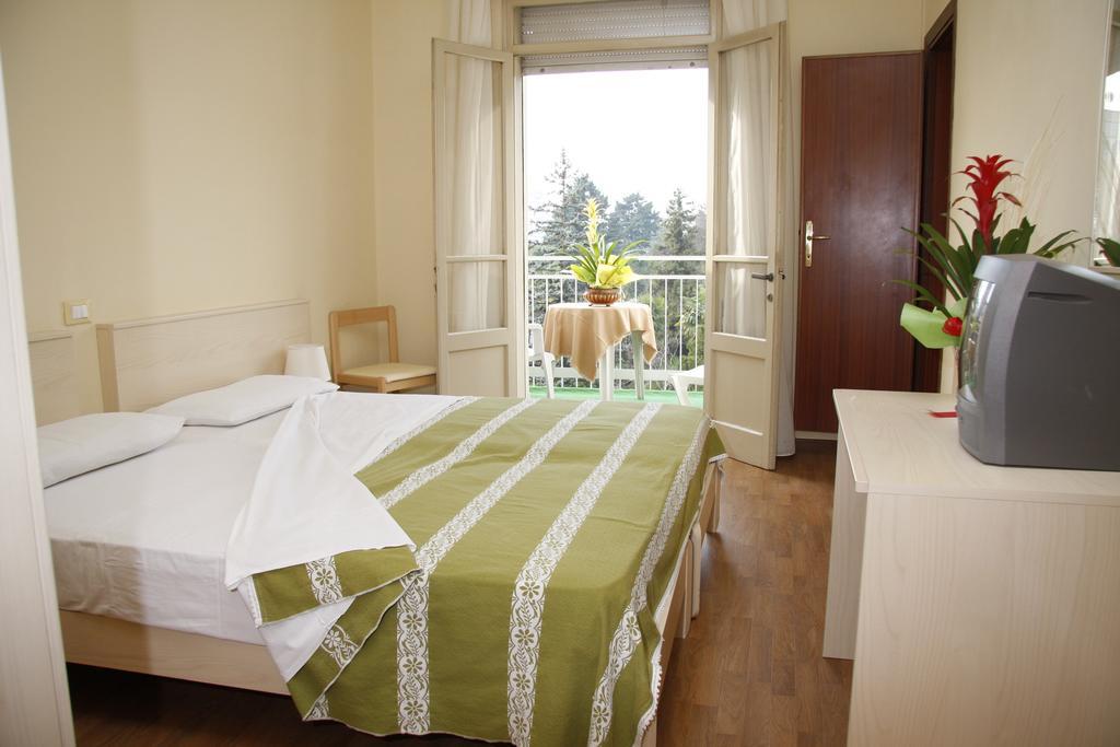 Hotel B&B Risorta Abano Terme Extérieur photo